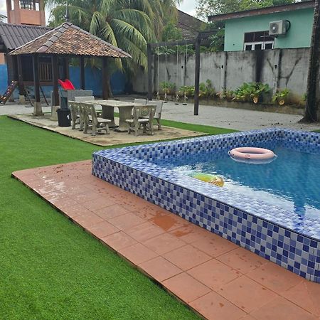 Casa Tiga Homestay Besut Кампунг-Куала-Бесут Экстерьер фото