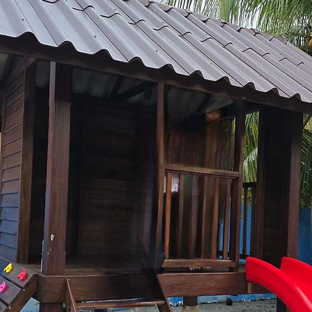Casa Tiga Homestay Besut Кампунг-Куала-Бесут Экстерьер фото