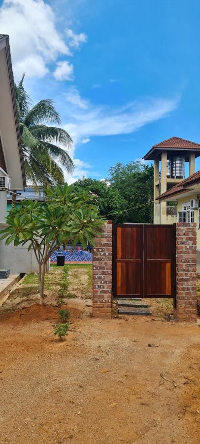 Casa Tiga Homestay Besut Кампунг-Куала-Бесут Экстерьер фото