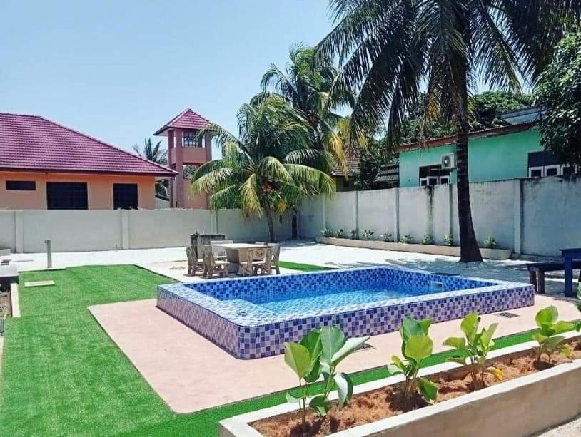 Casa Tiga Homestay Besut Кампунг-Куала-Бесут Экстерьер фото