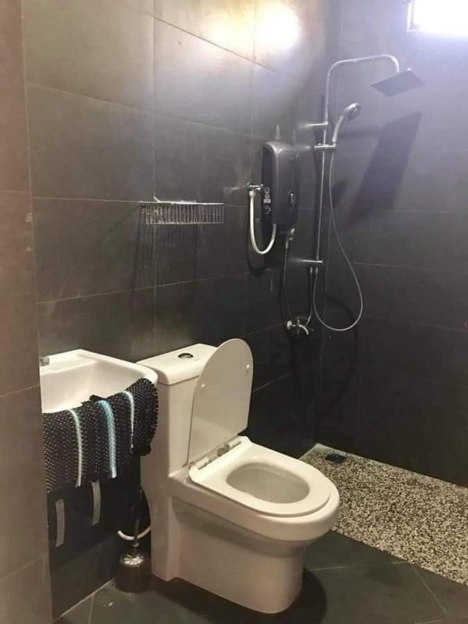 Casa Tiga Homestay Besut Кампунг-Куала-Бесут Экстерьер фото
