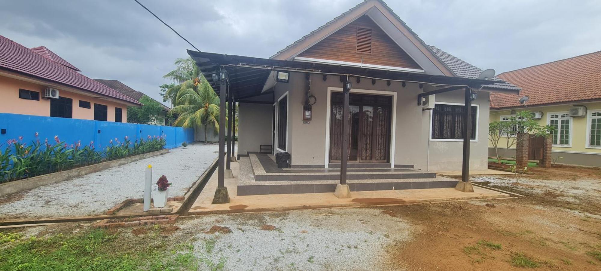 Casa Tiga Homestay Besut Кампунг-Куала-Бесут Экстерьер фото