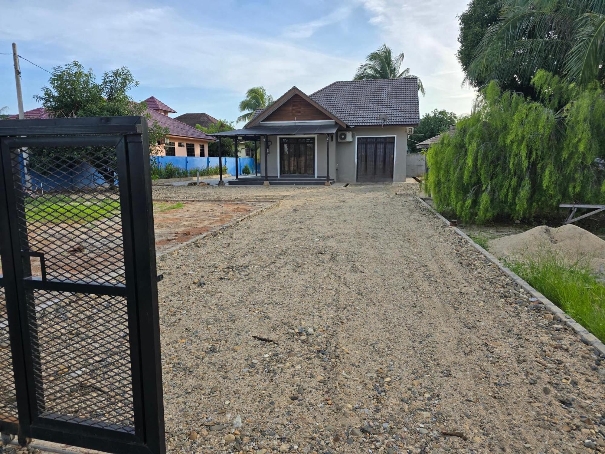 Casa Tiga Homestay Besut Кампунг-Куала-Бесут Экстерьер фото