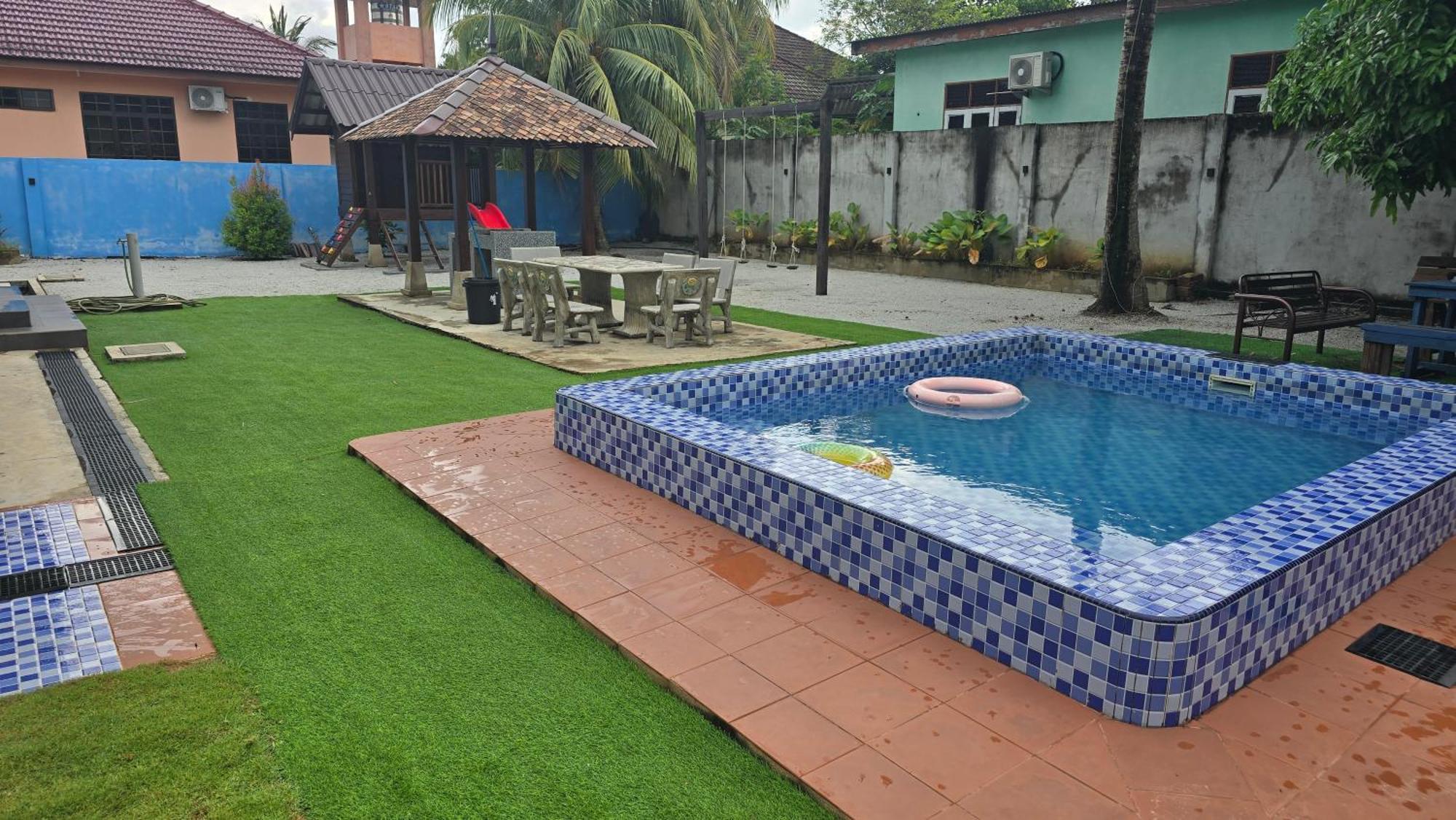 Casa Tiga Homestay Besut Кампунг-Куала-Бесут Экстерьер фото