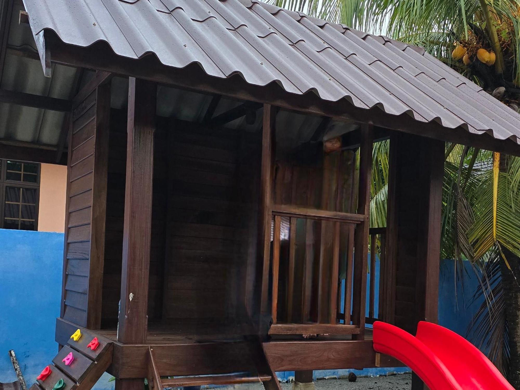 Casa Tiga Homestay Besut Кампунг-Куала-Бесут Экстерьер фото