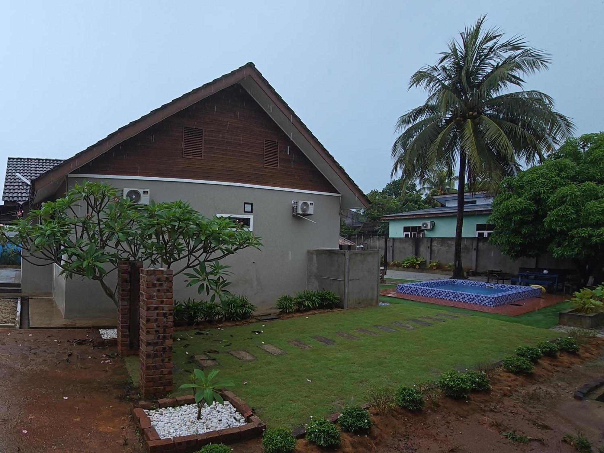 Casa Tiga Homestay Besut Кампунг-Куала-Бесут Экстерьер фото