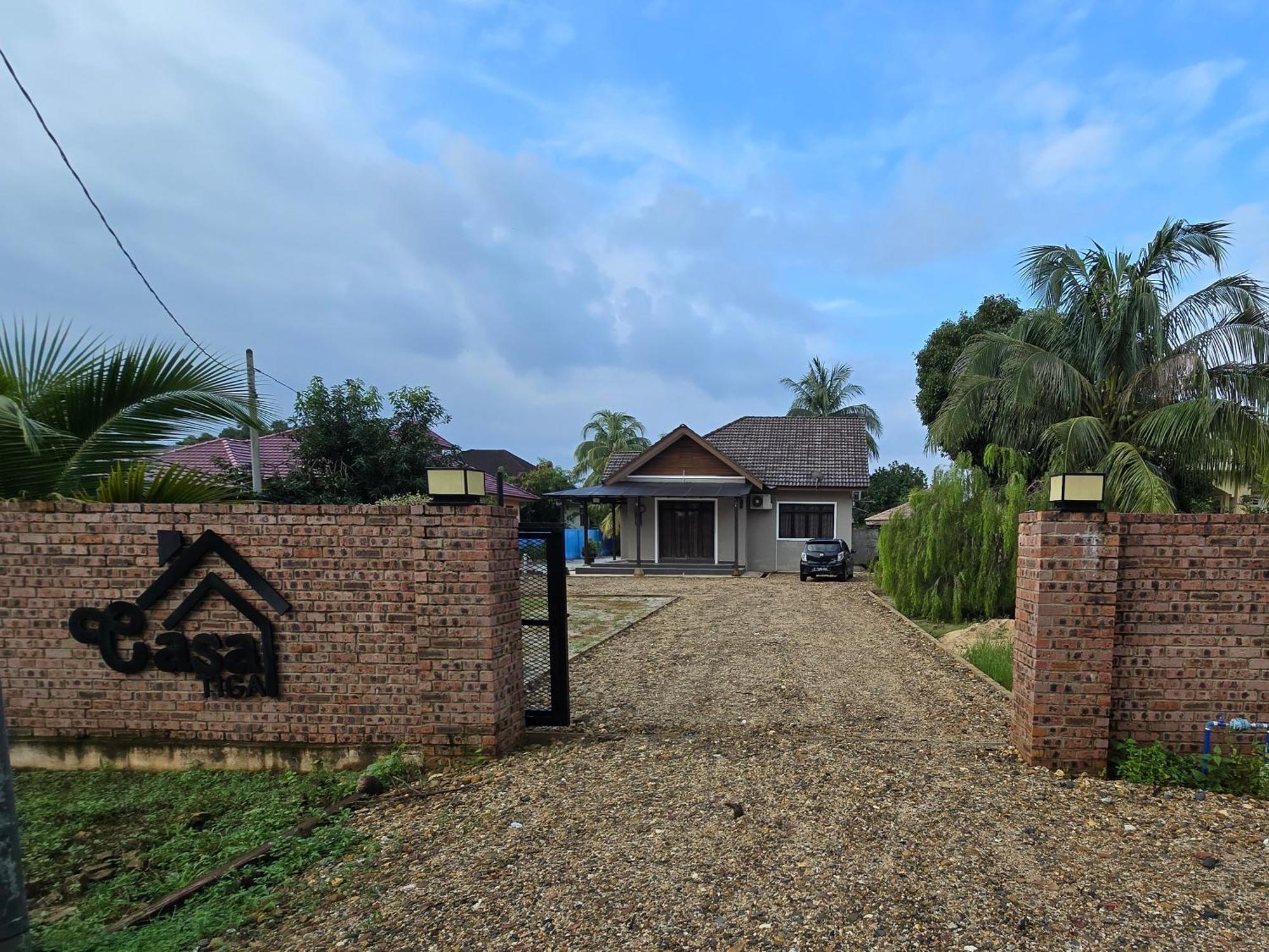 Casa Tiga Homestay Besut Кампунг-Куала-Бесут Экстерьер фото